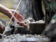 丝绸的生产原料有什么 中国丝绸产业_搜狐焦点家居_建材导购_导购攻略_装修购买